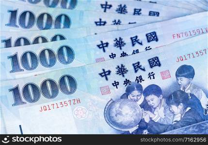 1000 New Taiwan Dollar banknote, Cash