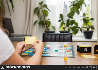 30 seconds board game, very fast party game, play in teams family or friend&rsquo;s activity happy and fun. 30 seconds board game, very fast party game, play in teams family or friend&rsquo;s activity