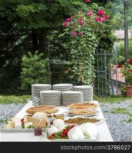 a catering buffet for a wedding day in the tercesi Castle