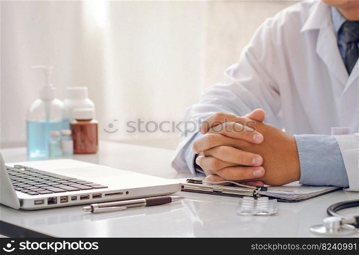 A doctor who works in a clinic or hospital and listens to the patient, explains the condition of the patient for treatment, and their concept of assistance.