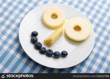 A fruit smiley as a healthy dessert