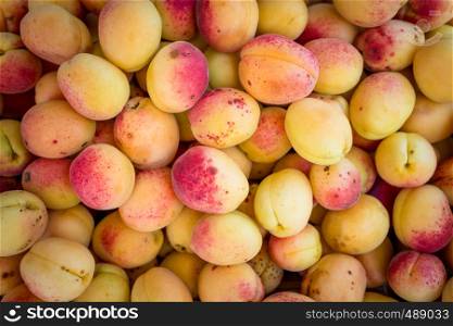 A group of ripe peaches