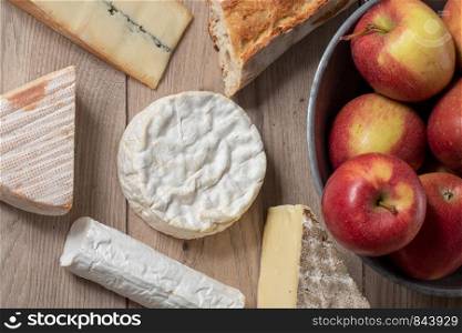 a normandie camembert cheese with apples