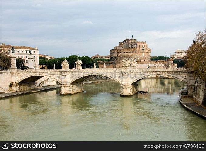 A view of the Tiber River, with the historic Castel Sant&rsquo;Angelo in the background, Rome, Italy