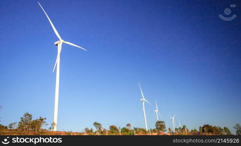 A wind turbine is a wind turbine that takes the kinetic energy from the movement of the wind and converts it into mechanical energy. Then use mechanical energy to produce electrical energy.