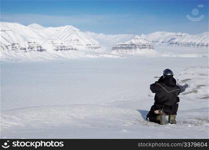 A winter wilderness adventure guide. Spitsbergen, Svalbard, Norway