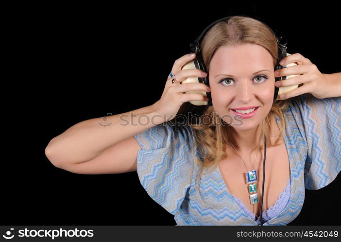 A young girl with headphones to have fun