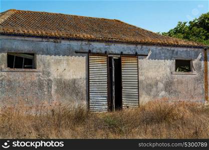 abandoned storage house in comporta alentejo Portugal