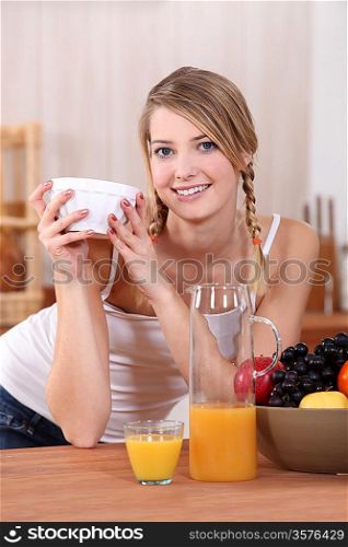 Adolescent eating breakfast