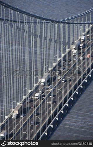 Aerial view of New York City&acute;s Verrazano-Narrow&acute;s bridge with traffic.
