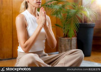 Affirmative meditation practice, energizing Sahasrara or crown chakra for knowing, connection to spirit and universe. Affirmative Meditation for Energizing Sahasrara or Crown Chakra. 