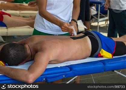 Ahlete's Back Massage after Fitness Activity: Wellness and Sport