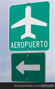 Airport sign, Spanish