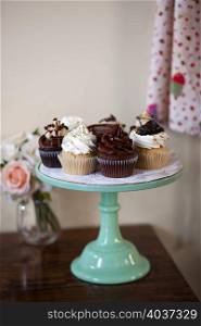 Allergy-friendly cupcakes on cakestand