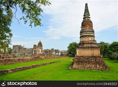 Ancient Khmer temple of Wat Mahathat Si Rattana