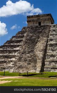 Ancient Mayan pyramid, Kukulcan Temple at Chichen Itza, Yucatan, Mexico