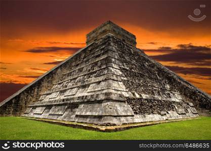 Ancient Mayan pyramid, Kukulcan Temple at Chichen Itza, Yucatan, Mexico. Chichen Itza