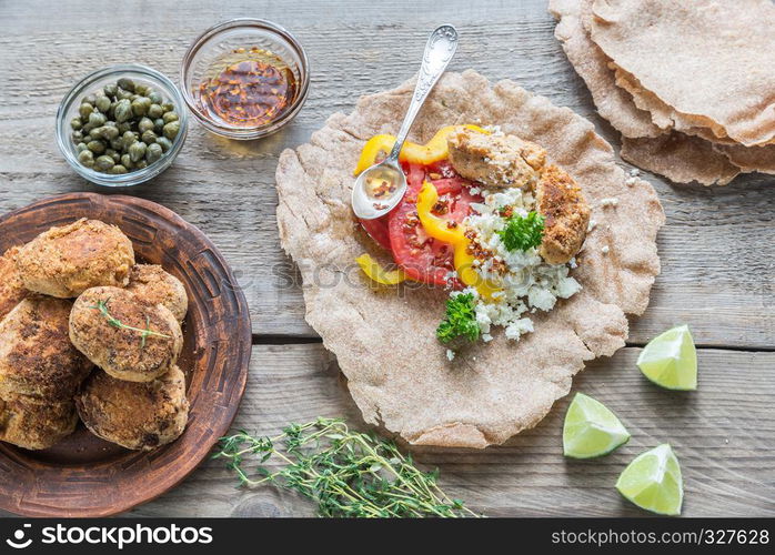 Appetizer with falafel, cottage cheese and vegetables