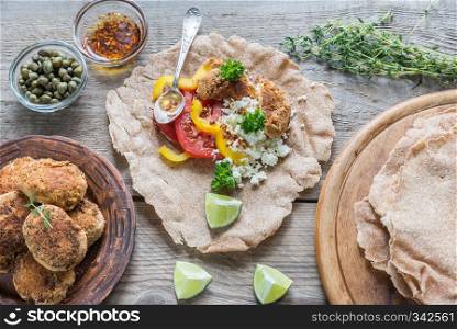 Appetizer with falafel, cottage cheese and vegetables