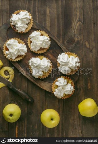 apple pie tart with whipped cream 5