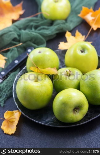 apples on a table, crop of apples