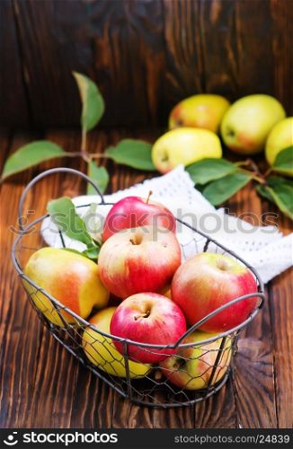 apples on a table, crop of apples