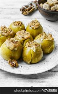 apples stuffed with honey and nuts