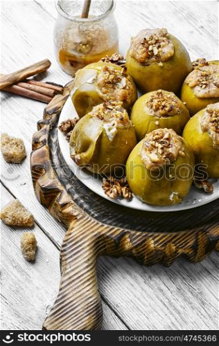 apples stuffed with nuts