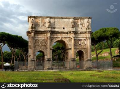 Arch of Constantine at the end of the palatine hill. Rome, Italy.
