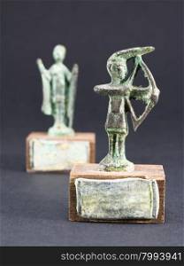 archer bronze statuette and chieftain praying with cloak and stick fgurine