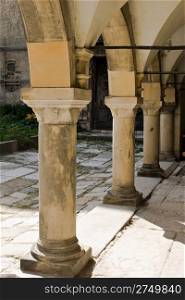 Architectural pattern of ancient columns