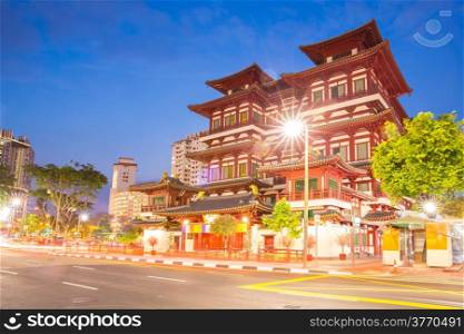 Architecture of Singapore buddha tooth relic temple at dusk