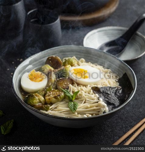 arrangement noodles bowl