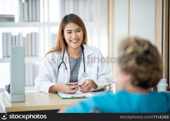 Asian elderly women have a medical examination from a specialist doctor