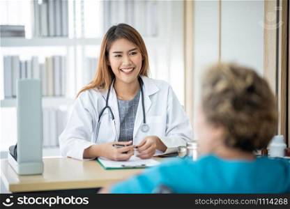 Asian elderly women have a medical examination from a specialist doctor