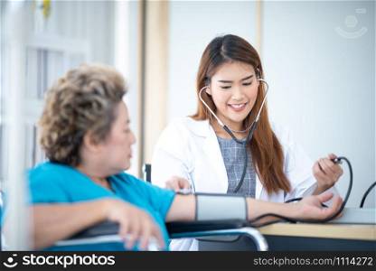 Asian elderly women have a medical examination from a specialist doctor
