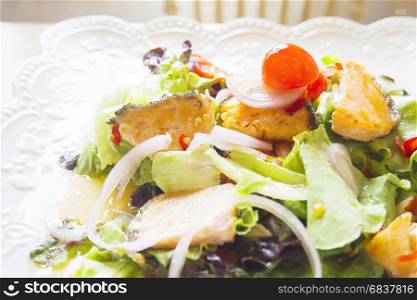 Asian style tuna spicy salad
