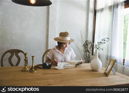 asian women sitting and reading book