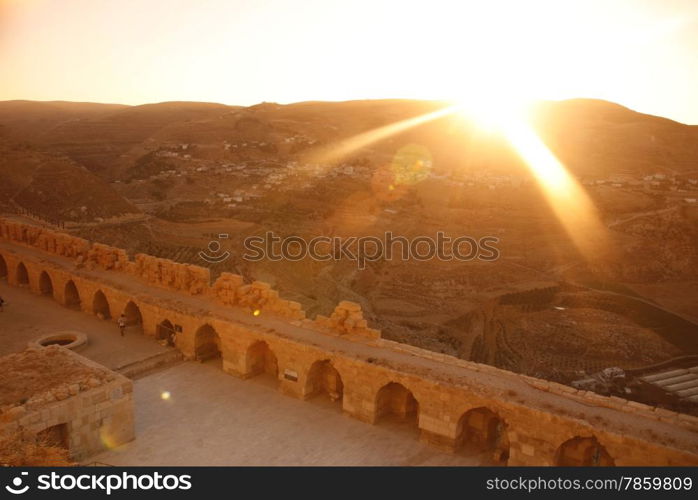 ASIEN, NAHER OSTEN, JORDANIEN, KARAK, CASTLE,&#xA;BURG, FESTUNG,&#xA;Das Karak Castle oder die Karak Burg im Dorf Karak auf der Koenigsstraase im Zentrum von Jordanien im Oktober 2007. (KEYSTONE/Urs Flueeler)