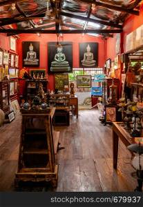 AUG 8, 2014 Hua Hin, Thailand - Oriental Asian antique arts shop - Local craft interior home decoration products