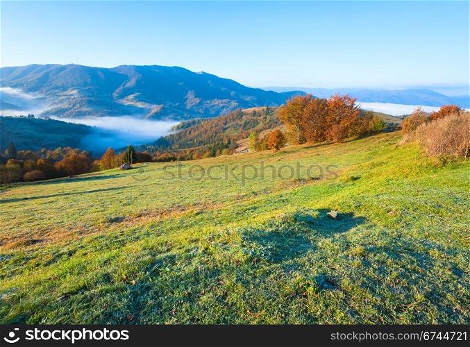 Autumn misty morning mountain hill (Carpathian Mt&rsquo;s, Ukraine).