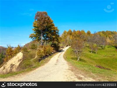 Autumn mountain view with country road (Carpathian Mt&rsquo;s, Ukraine).