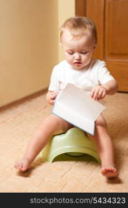 Baby on the pot, process of habituation