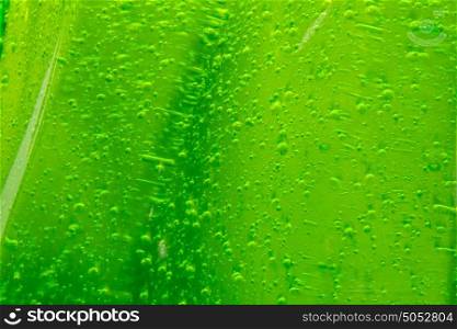 Background bubbles green.