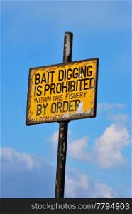 Bait digging prohibitede sign