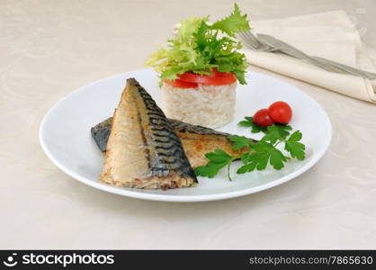 Baked mackerel with rice under vegetables