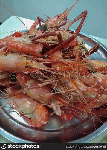 Baked shrimp in a plate