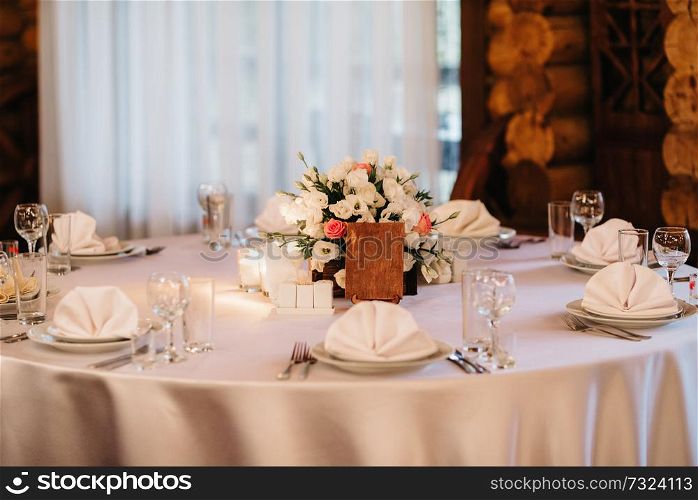 Banquet hall for weddings, banquet hall decoration, atmospheric decor