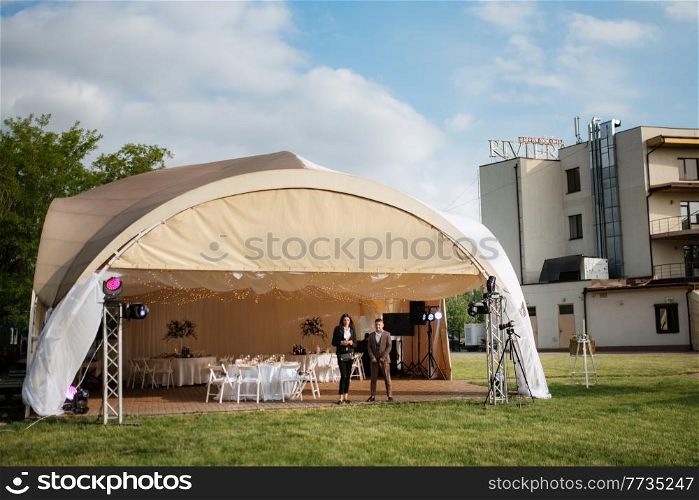 Banquet hall for weddings, banquet hall decoration, atmospheric decor
