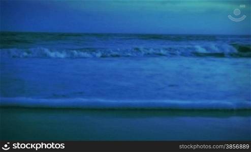 Beach Surf and Ocean Waves Evening Dusk HDV Video. Themes: beach, ocean, travel, destinations, romance, adventure, nature, surfing...